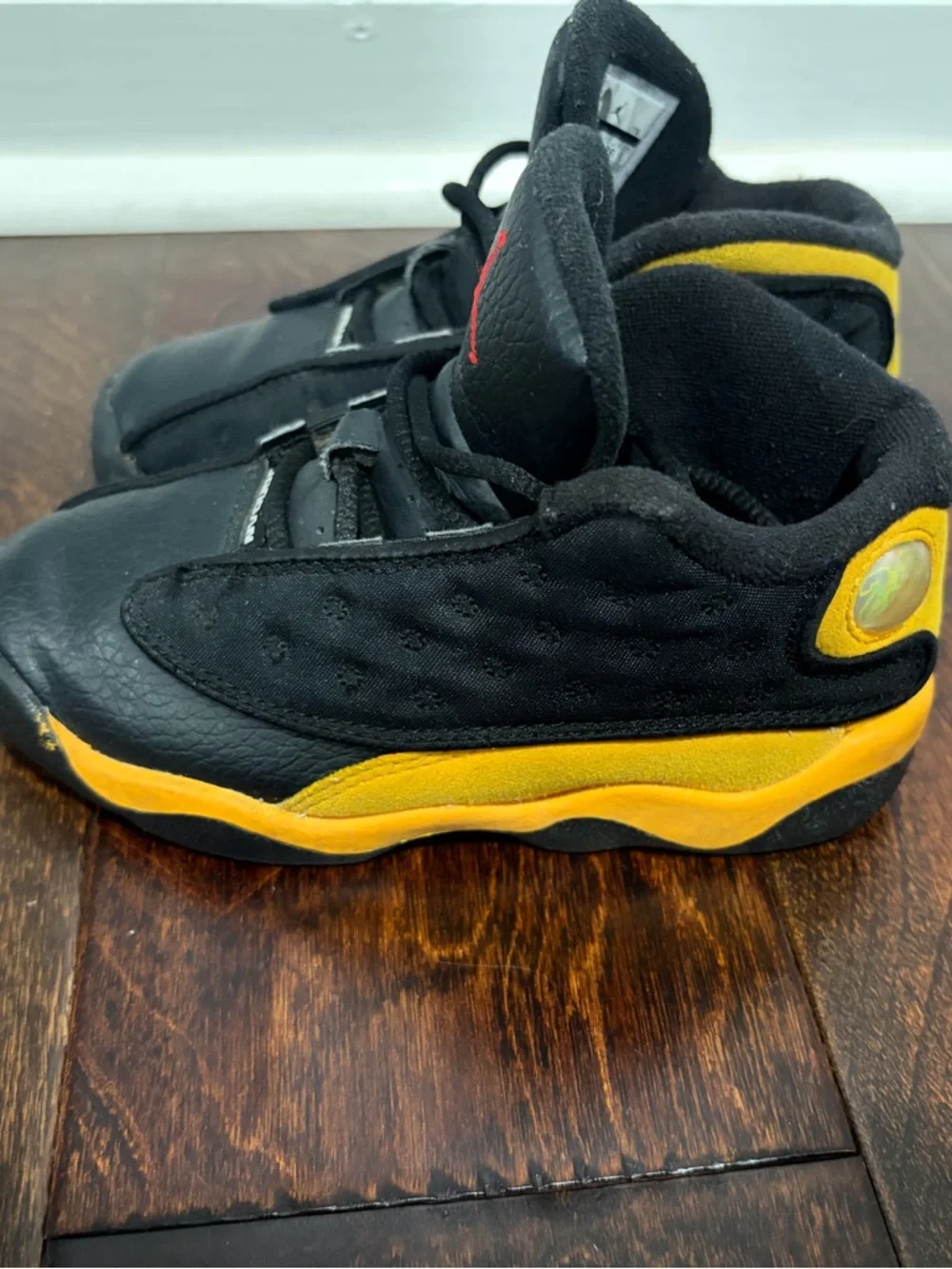 Nike Jordan 13 Retro Kids Black Sneakers with Yellow Accents size 9 - Picture 3 of 6